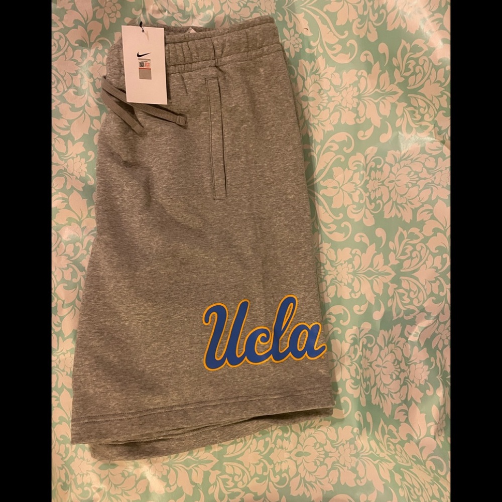 Nike mens College Ucla bruins Club Fleece Swoosh shorts sz 2xl